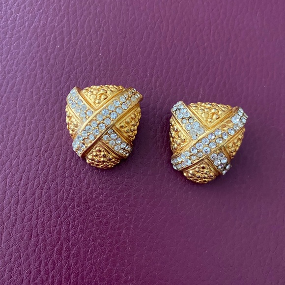 RARE VINTAGE CHUNKY GOLD PAVE CLIP ON DIAMOND EARRINGS - Picture 9 of 9